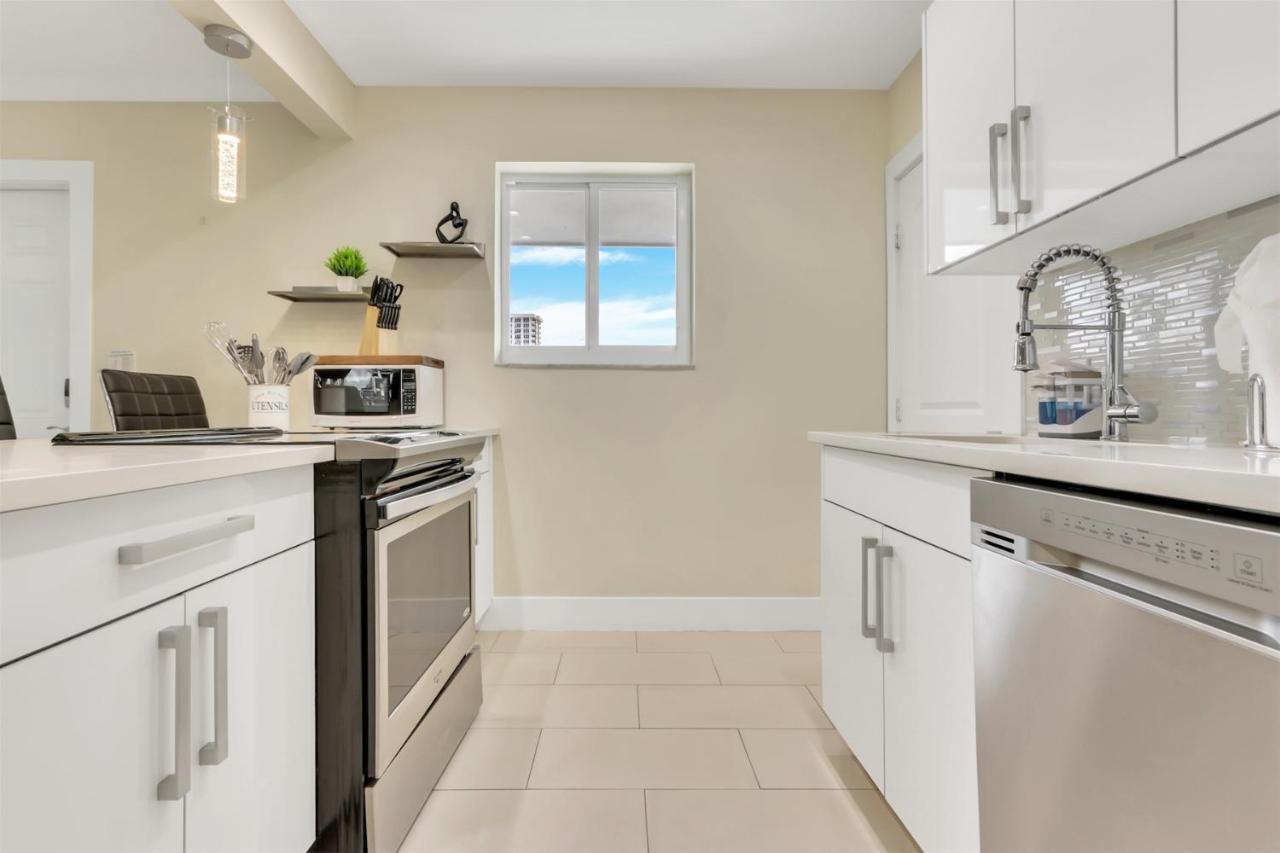 Bright Pompano Beach With Pool Access ภายนอก รูปภาพ